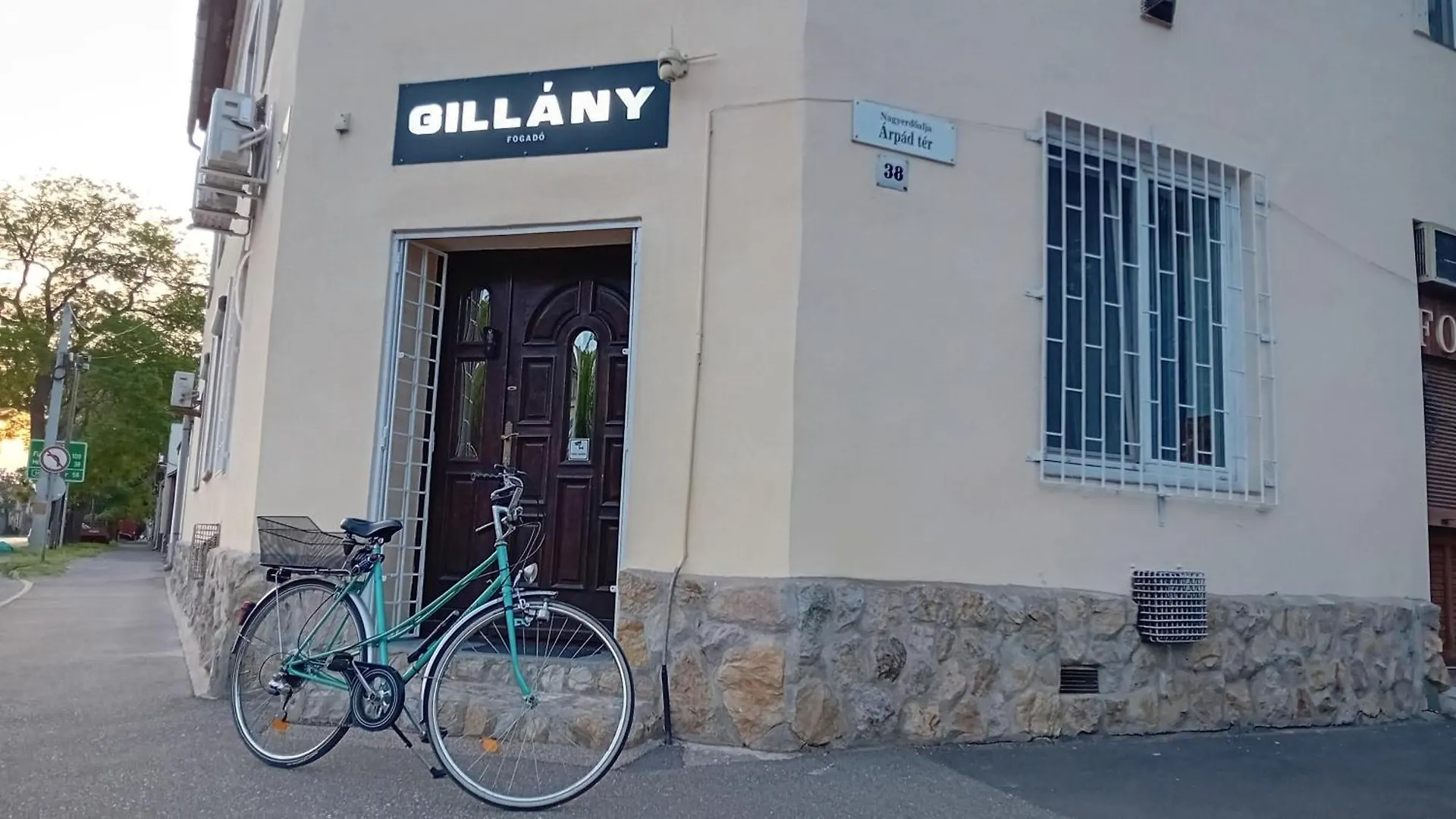 Homestay Gillany Fogado Apartment Debrecen